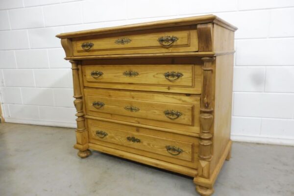 Antique Chest of Drawers