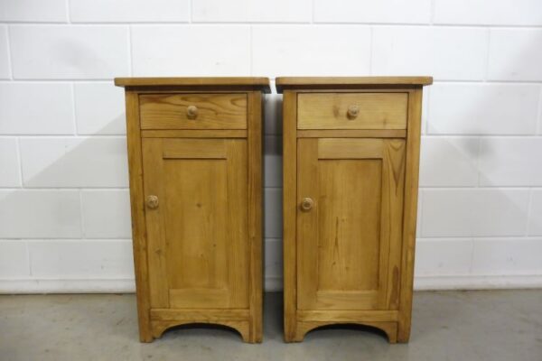 2 Bedside Cabinets - Image 2