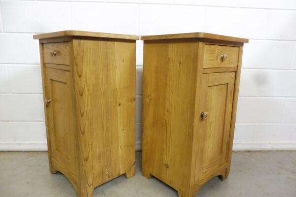 2 Bedside Cabinets - Image 7