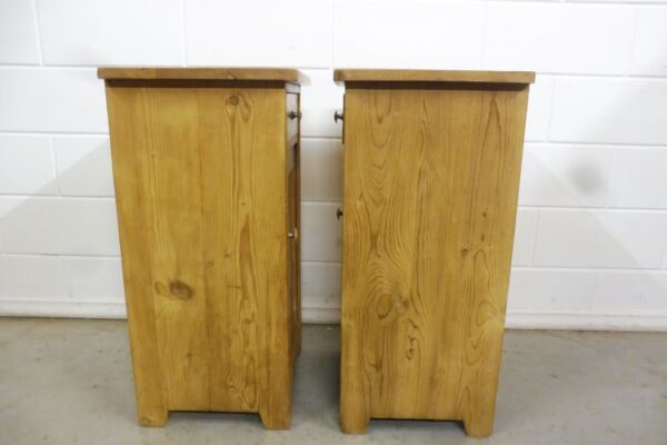 2 Bedside Cabinets - Image 8