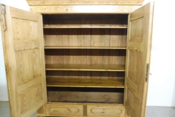 Antiker Schrank – Bild 17