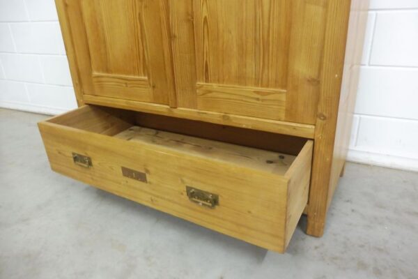 Antiker Schrank – Bild 6