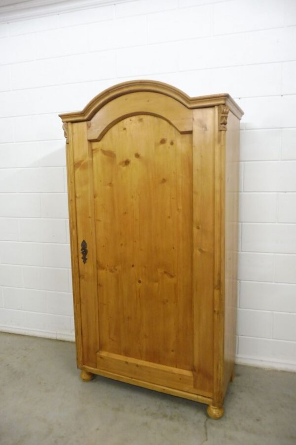 Antiker Schrank