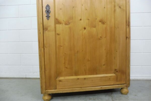 Antiker Schrank – Bild 6