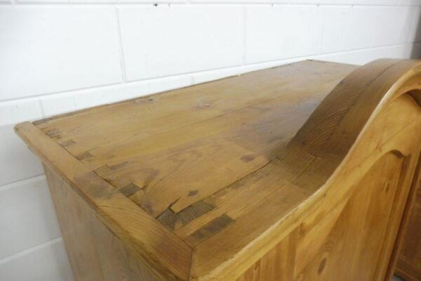 Antiker Kleiderschrank – Bild 6