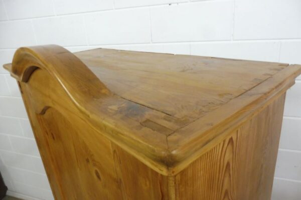 Antiker Kleiderschrank – Bild 8