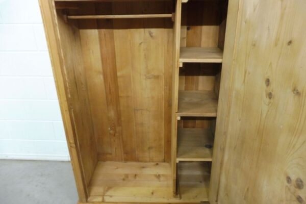 Antiker Kleiderschrank – Bild 13