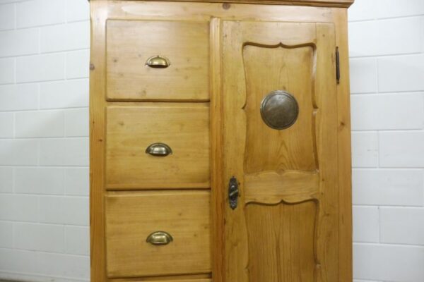 Antiker Brotschrank – Bild 4