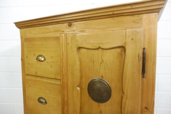Antiker Brotschrank – Bild 11