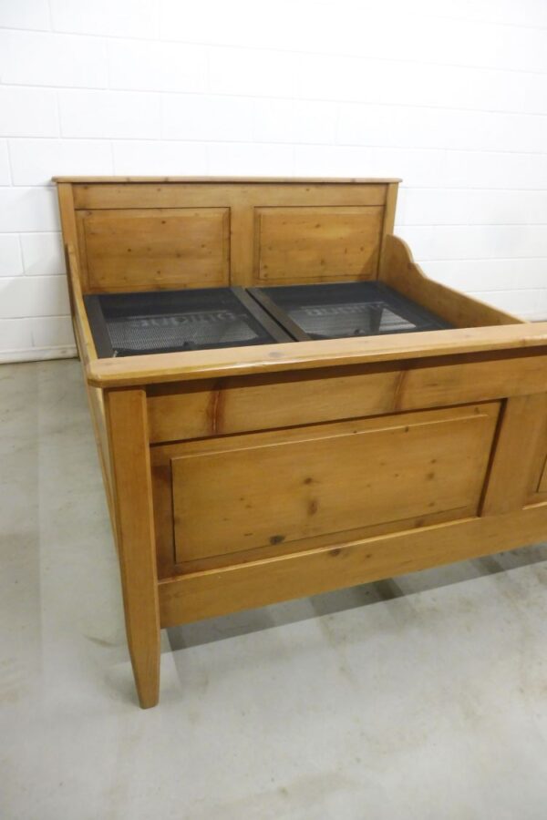 Bett aus Weichholz – Bild 2