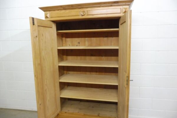 Gründerzeit Cabinet - Image 13