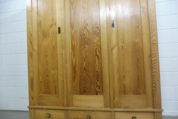 Jugendstil Kleiderschrank – Bild 4