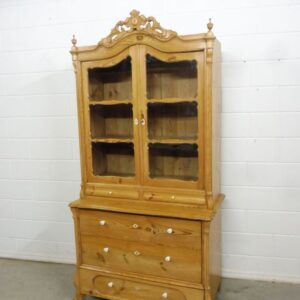Antique hutch cabinet