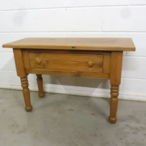 Small Table pinewood